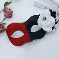 Máscara de purpurina roja y negra del Día de los Muertos con flores de calavera - Máscara Puntiaguda con Purpurina / Negro Rojo