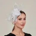 Elegante tocado fascinator de malla blanca y plumas para bodas, fiestas y eventos. - Diadema Fascinator / Blanco