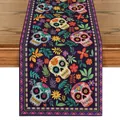Mexikanischer Tischläufer mit Zuckerschädel-Muster für den Tag der Toten Dekoration - 33x90cm / Lila Schädel Floral (1)