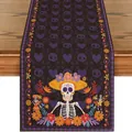Vue détaillée du chemin de table Jour des Morts avec imprimé crâne et fleurs Halloween. - 33*90 / Style Festif Violet (YW258-3)