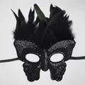Elegante schwarze Pailletten Schmetterling Maske mit Federn für Maskenball Party - Schwarzer Schmetterling Pailletten Feder