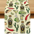 Dettaglio di un runner da tavola messicano in lino con stampe di bottiglie di Tequila e lime - 120*33cm / Stile 2