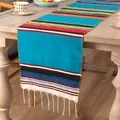Handgewebter blauer mexikanischer Serape-Tischläufer mit bunten Regenbogenstreifen - Breit Seeblau