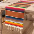 Traditioneller mexikanischer Regenbogen-Tischläufer mit bunten Streifen und Fransen - Braun