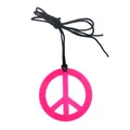 Collana con pendente segno della pace rosa vibrante con cordino nero per costume hippie - Collana / Collana Segno della Pace Rosa - Cordino Nero (PJ9194F)