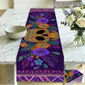 Dettaglio ravvicinato della stampa 2D piatta su un vivace runner da tavolo messicano - 33x91cm / Stile Teschio Floreale Colorato