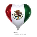 Close-up van hartvormige Mexicaanse vlagballon met levendige kleuren en het wapen. - Hartvorm Mexico Vlag