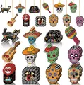 Vue détaillée des décorations en bois colorées pour la fête mexicaine du Jour des Morts - Style B / Ensemble de 36 Pièces