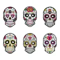 Six motifs de crânes mexicains colorés pour décorations d'Halloween à suspendre en bois - Style Calavera Floral / Lot de 18