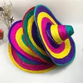 Sombreros mexicains en paille colorée empilés montrant des textures tressées vives - Diamètre 48cm / Style Simple