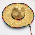 Detailansicht eines mexikanischen Strohhutes mit einem leuchtend bunten Webbesatz - L (58-60cm) / Vier Ecken / 46cm Durchmesser / Naturfarben