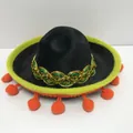 Mini cappello messicano nero da festa con bordo verde e decorazioni a pompon arancioni - Misura 11