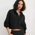 Felpa corta oversize da donna in nero classico con scollo a V alla moda e maniche - XS / Tops / Nero