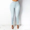 Volle Vorderansicht der Passform und hellblauen Waschung der Skinny-Jeans für Damen. - S / Bottoms / Hellblau