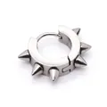 Silberner Punk-Ohrring aus Edelstahl mit sechs scharfen konischen Nieten Design - 1 Stück / Stahlfarbe