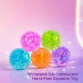Detail van kleurrijke zintuiglijke stressverlichtende knijpballen met diamanttextuur - Diamond Ball Style / Willekeurige Kleur