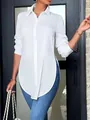 Elegante blusa blanca de manga larga para mujer con un dobladillo curvo asimétrico - S / Tops / Blanco