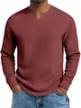 Gros plan sur un t-shirt bordeaux à manches longues en tricot gaufré pour homme - S / Hauts / Rouge Foncé