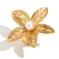 Elegant 18K gold plated stainless steel flower ring with a central pearl for women - Luxury Flower Pearl Ring (R5063) / Gold / Size 6
