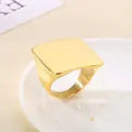Bague chevalière carrée en acier inoxydable avec finition or poli pour hommes et femmes - US 6 / Or Brillant