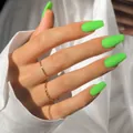 Uñas postizas verde neón mate para mujer, puntas cuadradas de color sólido media-larga. - Cuadrado Medio Largo (CDMJ-4-1) / Juego de 24 (Incluye Pegamento De Gelatina + Lima) / Verde Fluorescente