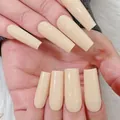 Uñas postizas cuadradas de longitud media en color nude minimalista con brillo - Cuadrado Medio Largo (CDMJ-42-1) / Juego de 24 (Incluye Pegamento De Gelatina + Lima) / Color Té con Leche