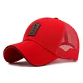 Casquette de baseball en maille rouge respirante avec écusson golfeur extérieur - Rouge