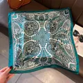 Sciarpa di seta con stampa paisley verde petrolio, foulard quadrato 70x70cm. - Stile 9