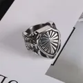 Vintage-Edelstahlring für Herren mit Schild-Motiv und eingraviertem Sonnenmuster-Design - US Größe 7