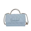 Elegante bolso bandolera acolchado azul claro con lazo decorativo y cadena dorada - Bolso de Cadena con Rombos y Lazo / Azul