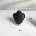 Supporto professionale per esposizione di collane a busto nero con base in legno 18cm - Piccolo / Nero