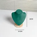Espositore collane in velluto verde su base legno con misura altezza 18 cm - Piccolo / Verde Scuro
