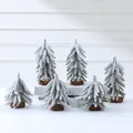 Ensemble de mini sapins de Noël en cèdre floqué avec socle en bois pour bureau. - 15*12cm