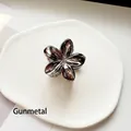 Eleganter Haarklammer mit Frangipani-Blüte in Gun-Black-Metallic für den Strand - 4 Cm Galvanisiert Gun Black