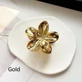 Eleganter goldener Frangipani Blumen Haarklammer für sommerliche Strandurlaub Frisuren - 4 Cm Mit Kc-gold Plattiert (leicht Glänzend)