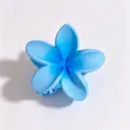 Elegante molletta per capelli a fiore di frangipane blu opaco per lo stile da spiaggia. - Base Blu Satinata Da 8 Cm Con Anima Blu