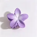 Elegante fermaglio per capelli a forma di fiore di frangipane con sfumatura viola - Base Viola Satinata Da 8 Cm Con Anima Bianca