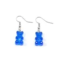 Dettaglio orecchini pendenti a forma di orsetto gommoso in resina blu trasparente - Blu scuro
