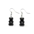 Vue rapprochée de boucles d'oreilles ours en résine noire brillante avec crochets. - Ours de Dessin Animé (E-306-3) / Noir