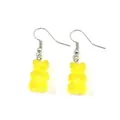Vue détaillée de boucles d'oreilles pendantes en résine ours jaune - Ours de Dessin Animé (E-306-4) / Jaune