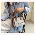 Bolso tote de lona moderno con detalle de letras PARIS impresas en un entorno de estilo - Pequeño / Marrón