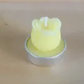 Bougie décorative en forme de rose jaune pâle dans un porte-bougie en aluminium - Style Rose Jaune Clair (40)