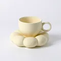 Set tazzina da caffè e piattino in ceramica a forma di fiore design creativo color crema - Tazza Da Caffè E Piattino Beige A Forma Di Nuvola. / Circa 220ml