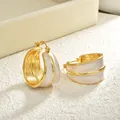 Orecchini a cerchio larghi color oro con smalto bianco crema dallo stile elegante - Bianco Sporco
