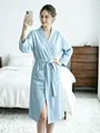 Premium lichtblauwe dubbellaagse katoenen gaas badjas voor dames, zachte zomer slaapkleding - S / Tops / Lichtblauw