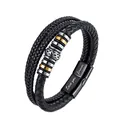 Primer plano de pulsera de cuero trenzado con cierre grabado Love you forever - Estilo Grabado Láser Love You Forever / Negro