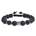 Detail eines 10mm Herren-Armbands aus Lavastein und blauem Tigerauge mit Silber-Spacer - Lavastein Gewebtes Armband / 10mm Perlendurchmesser
