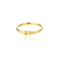 Minimalist gold-plated closed ring featuring a finely engraved English letter S design - S / Gold