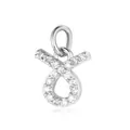 Detailopname van een zilveren Stier-sterrenbeeld hanger met zirkonia steentjes - Stier Hanger Zonder Ketting / Zilver