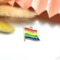 Ciondolo a bandiera arcobaleno in lega love wins per creazione gioielli DIY - Forma di Bandiera Love Wins / Confezione da 10